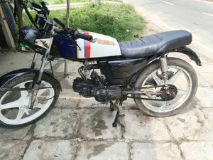 ডায়ুন স্প্রাউট ১০০ ২০১৪ ব্ল্যাক