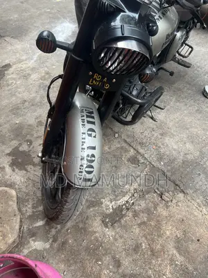 Royal Enfield Classic 350 2025 Gray