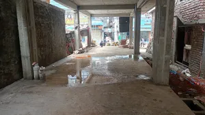 শোরুম বা সুপারশপ ভাড়া দেওয়া হবে।