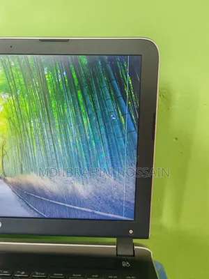 Laptop HP Pavilion 10 4GB Intel Core I3 HDD 1TB