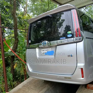টয়োটা নোয়া ২০২০ সিলভার