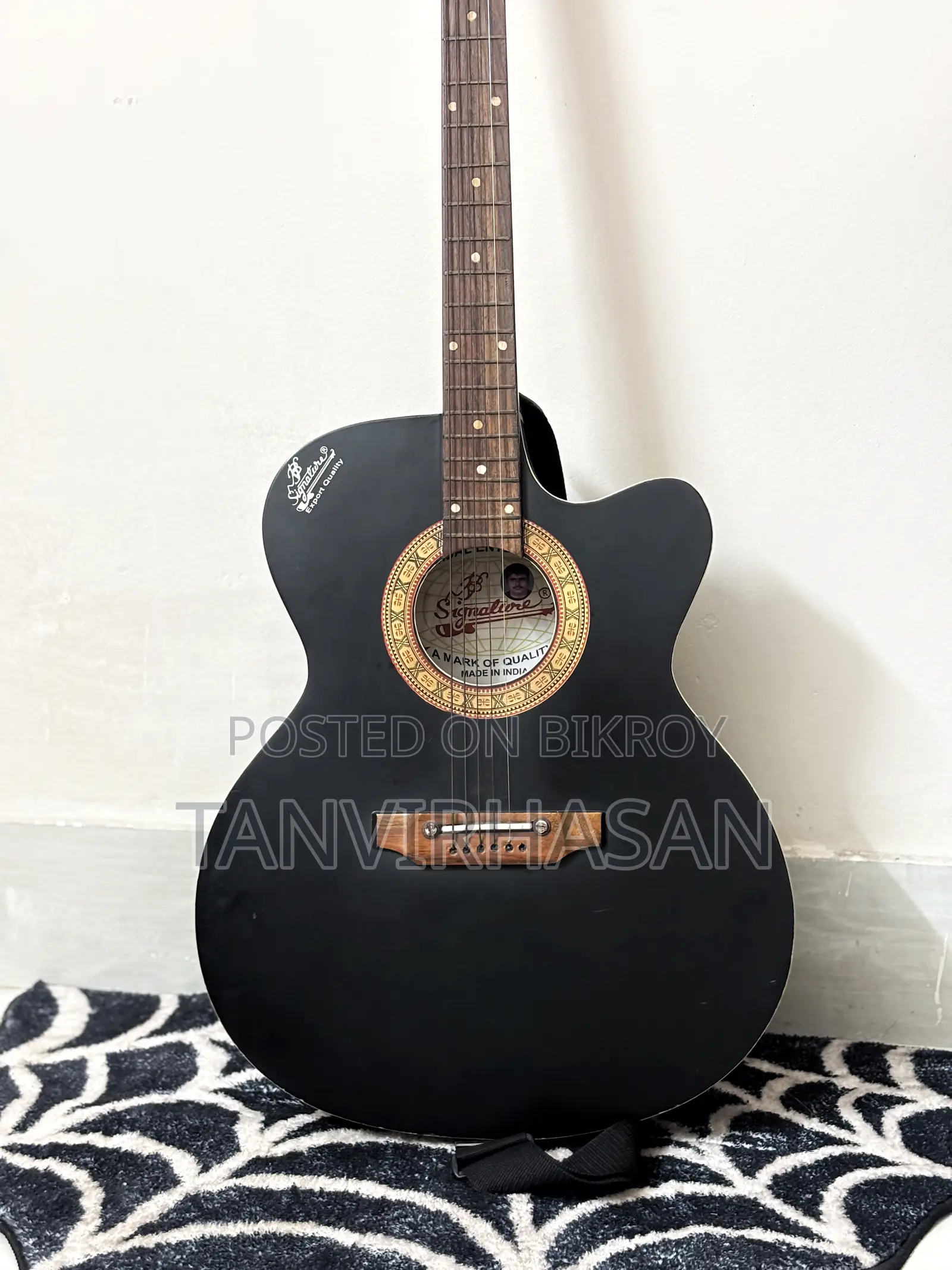 সিগনেচার ব্ল্যাক অ্যাকোস্টিক গিটার ফর সেল
