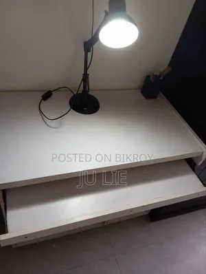 Attractive white computer/study table (used)