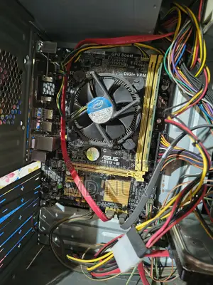 Desktop Computer Asus 4GB Intel Core I7 HDD+SSD 1T
