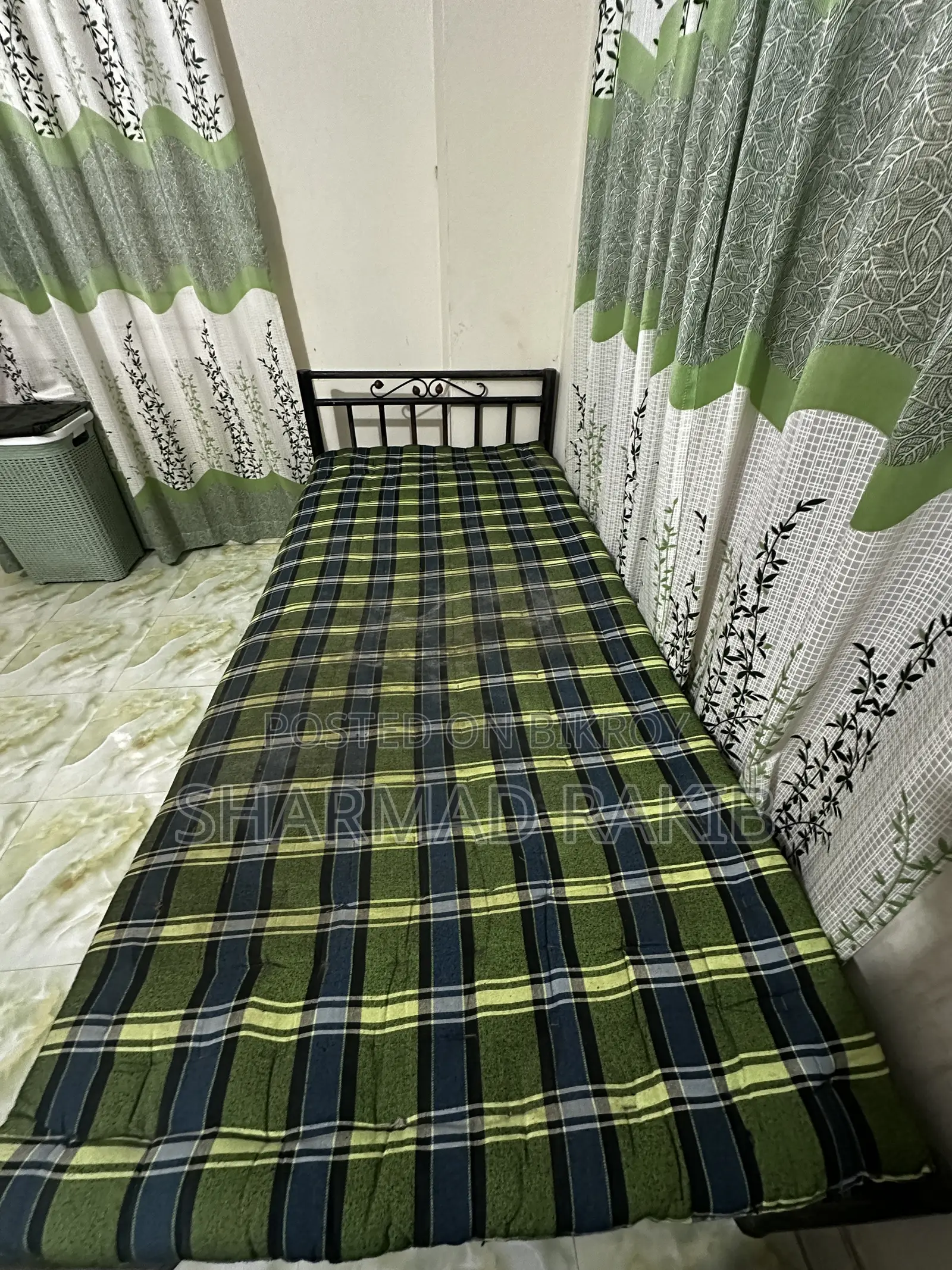 সিঙ্গেল বেড (ব্যাচেলর)