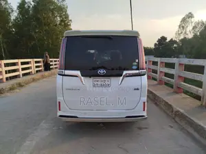 টয়োটা এস্কয়ার ২০১৯ পার্ল