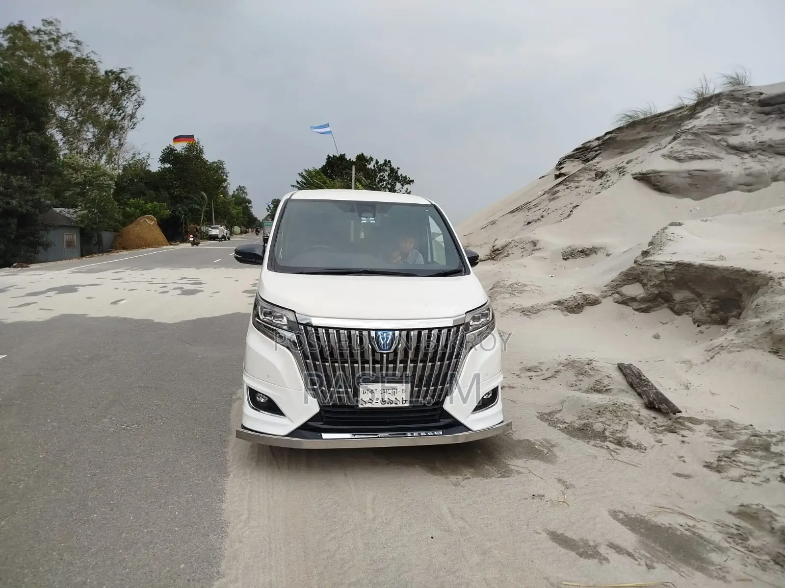 টয়োটা এস্কয়ার ২০১৯ পার্ল