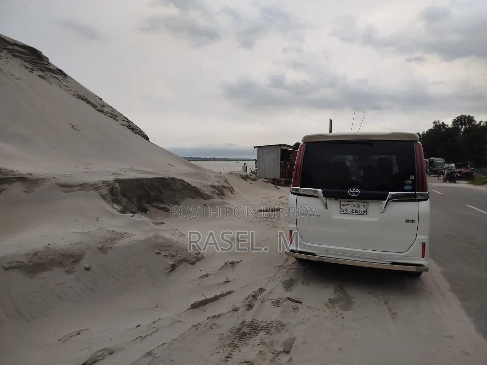 টয়োটা এস্কয়ার ২০১৯ পার্ল