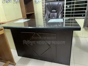 অফিস ডেস্ক এবং চেয়ার