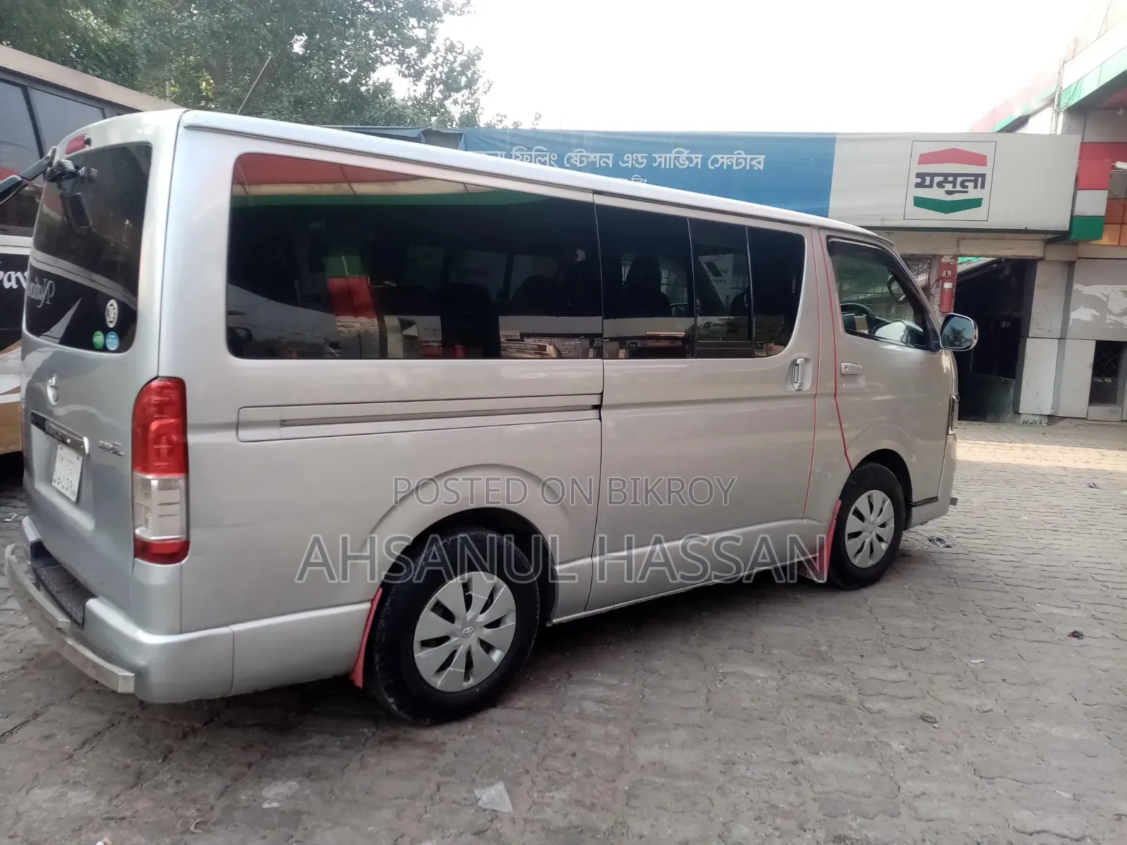 Toyota HiAce 2011 Silver