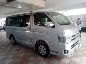 Toyota HiAce 2011 Silver