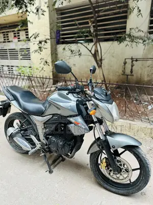 Suzuki Gixxer Monotone 2015 Gray
