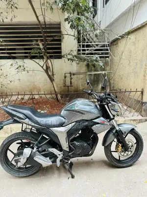 Suzuki Gixxer Monotone 2015 Gray