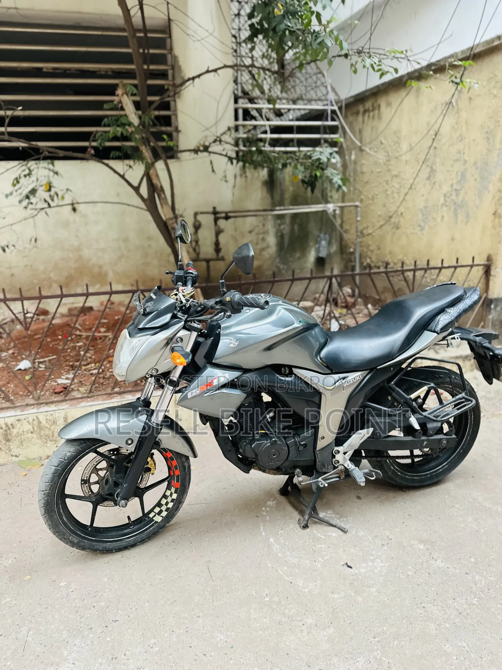 Suzuki Gixxer Monotone 2015 Gray