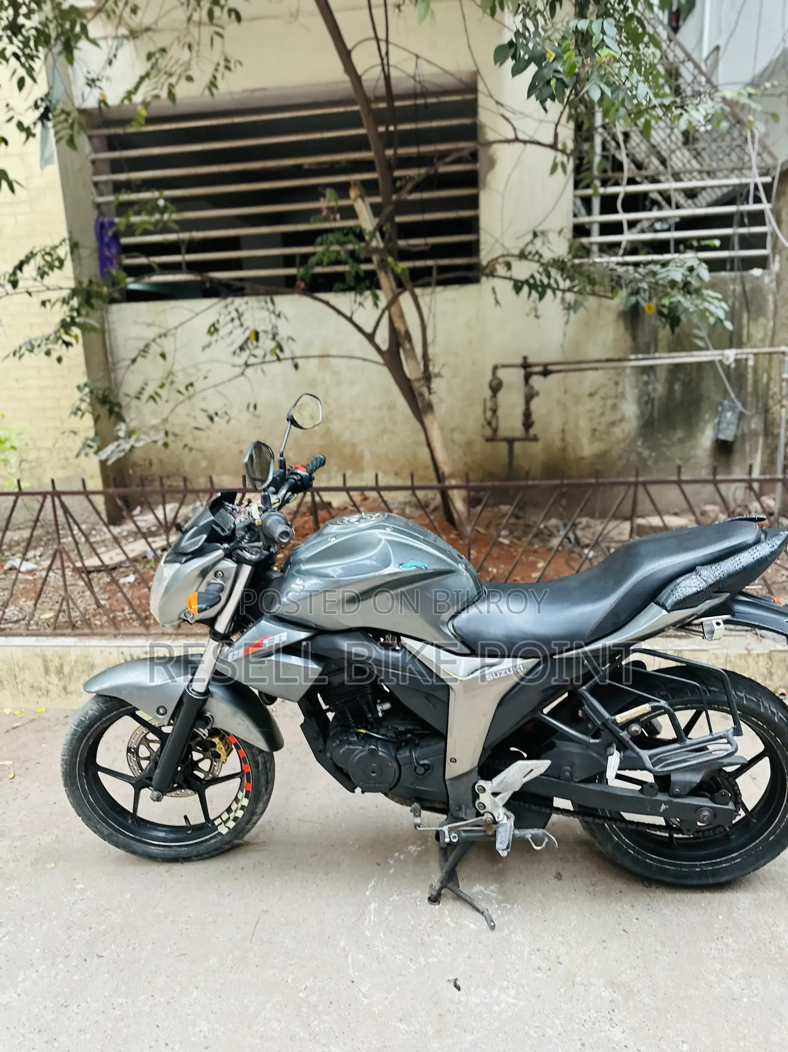 Suzuki Gixxer Monotone 2015 Gray
