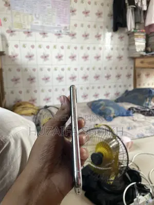 অ্যাপল আইফোন এক্সএস ২৫৬ জিবি সাদা