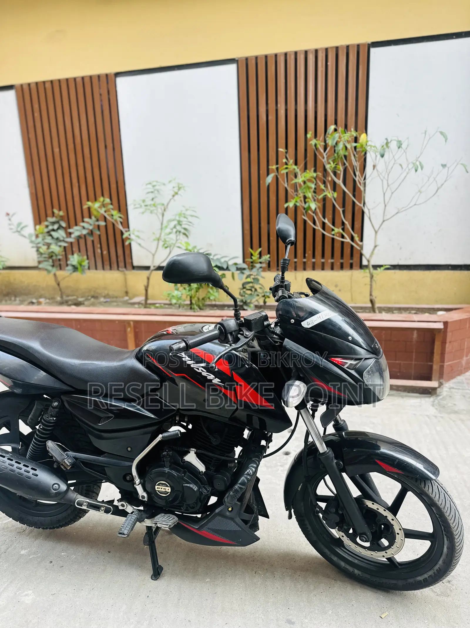 Bajaj Pulsar 150 2024 Black