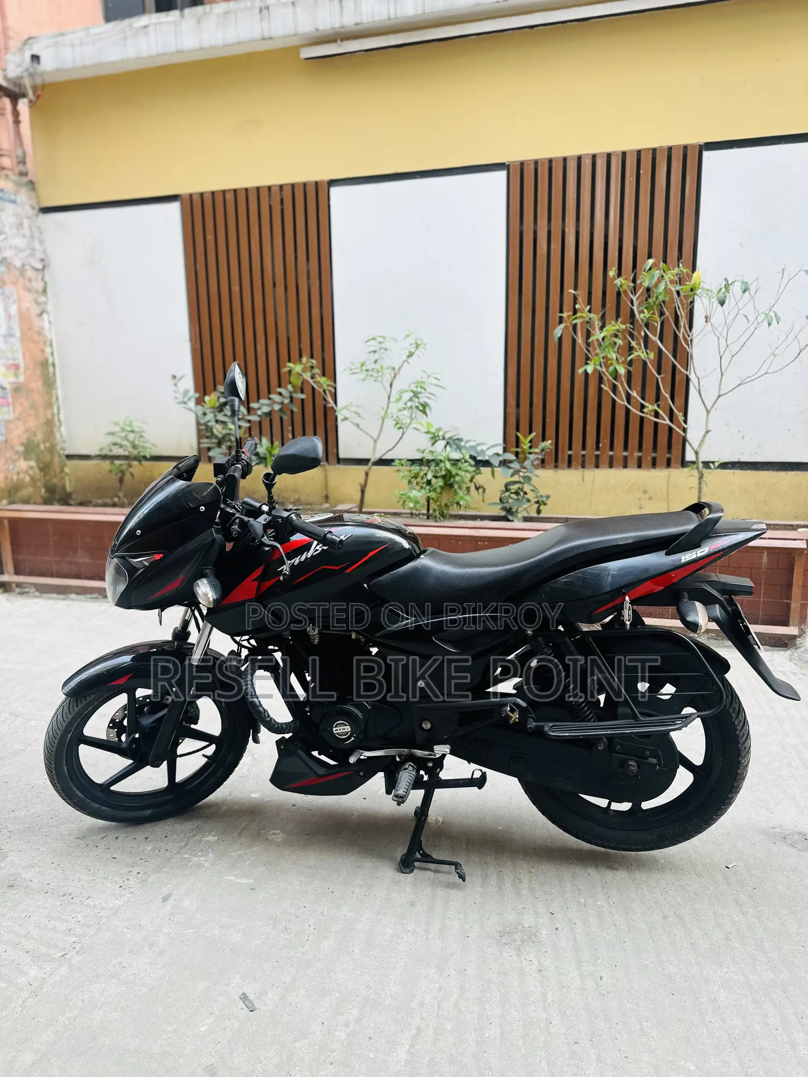 Bajaj Pulsar 150 2024 Black