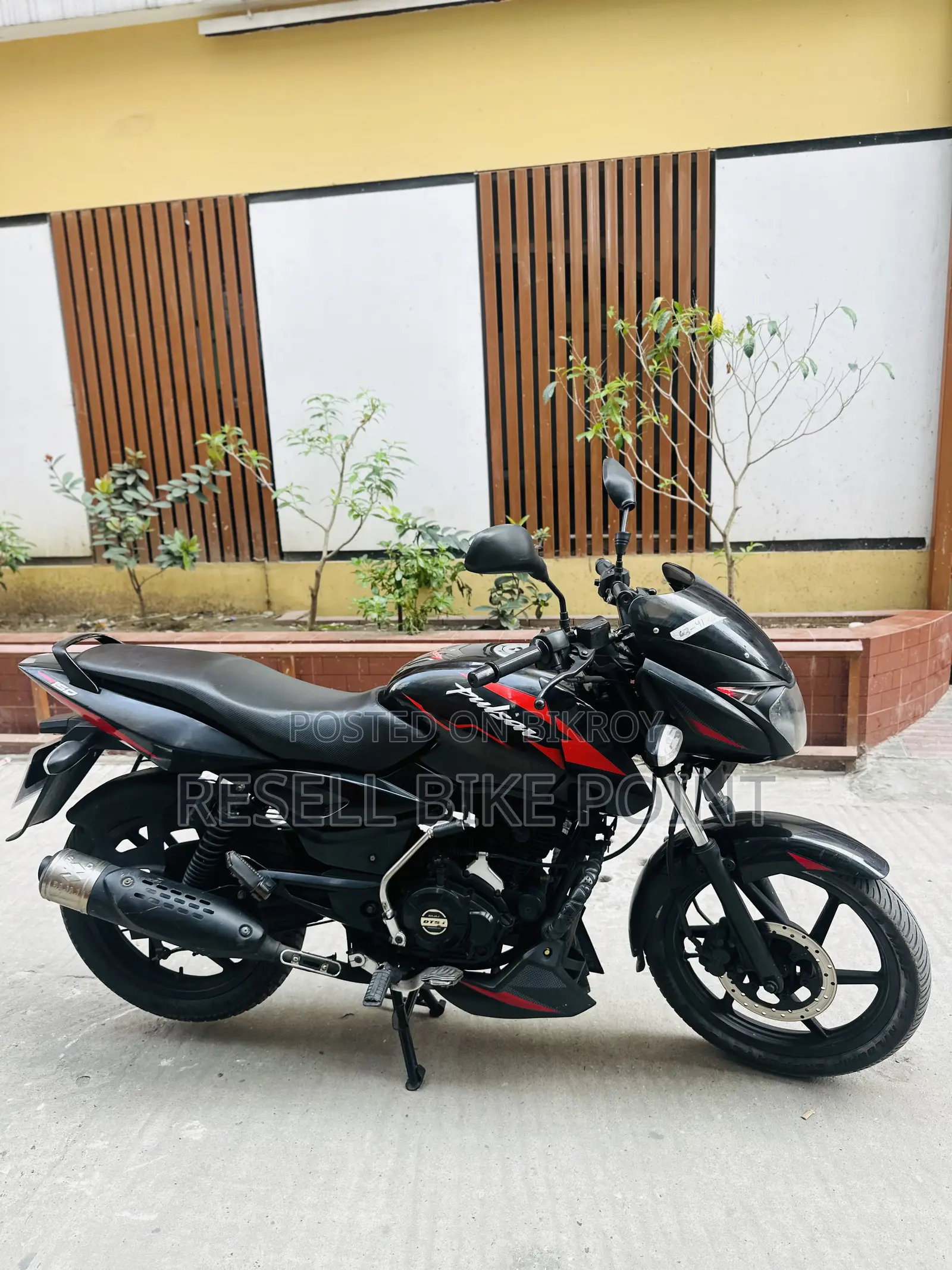 Bajaj Pulsar 150 2024 Black