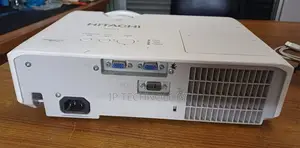 Hitachi Cp-Ed27x Xga 1024*768 3LCD Multimedia Projector