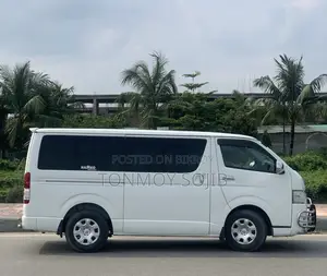 Toyota HiAce 2016 Pearl
