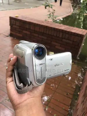 Canon Mv890