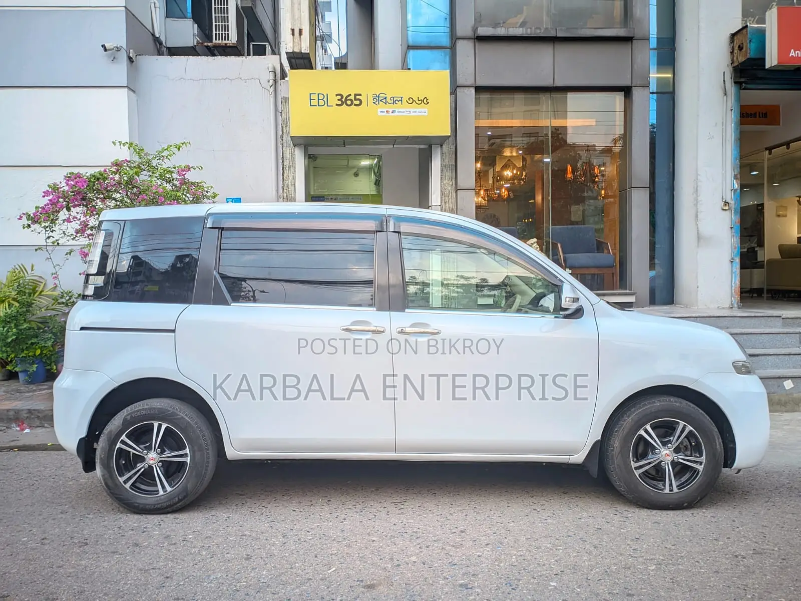 Toyota Sienta 2011 Pearl