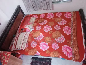 Bed for sale 5/7 feet