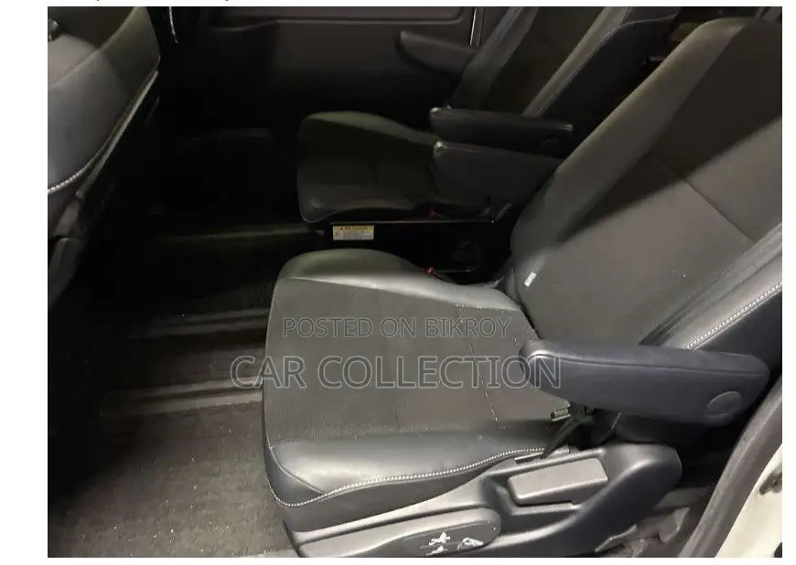 Toyota Noah 2021 Pearl