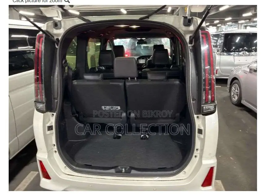 Toyota Noah 2021 Pearl