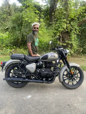 Royal Enfield Classic 350 2025 Gray