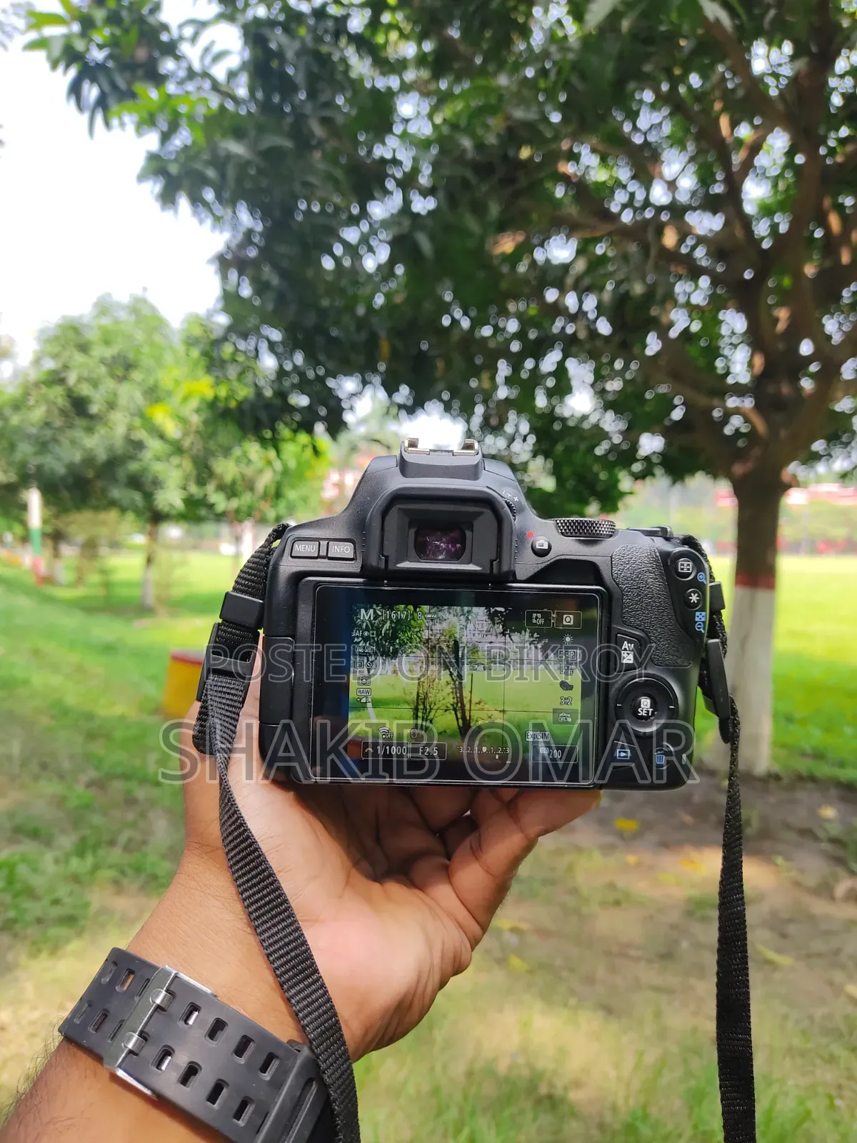 Canon 250D/ Canon 200D Mark II With 18-55mm Kit Lens 50mm Prime Lens