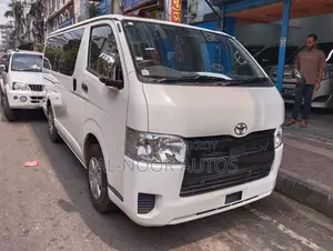 Toyota HiAce 2021 White