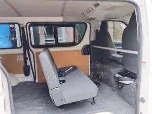 Toyota HiAce 2021 White