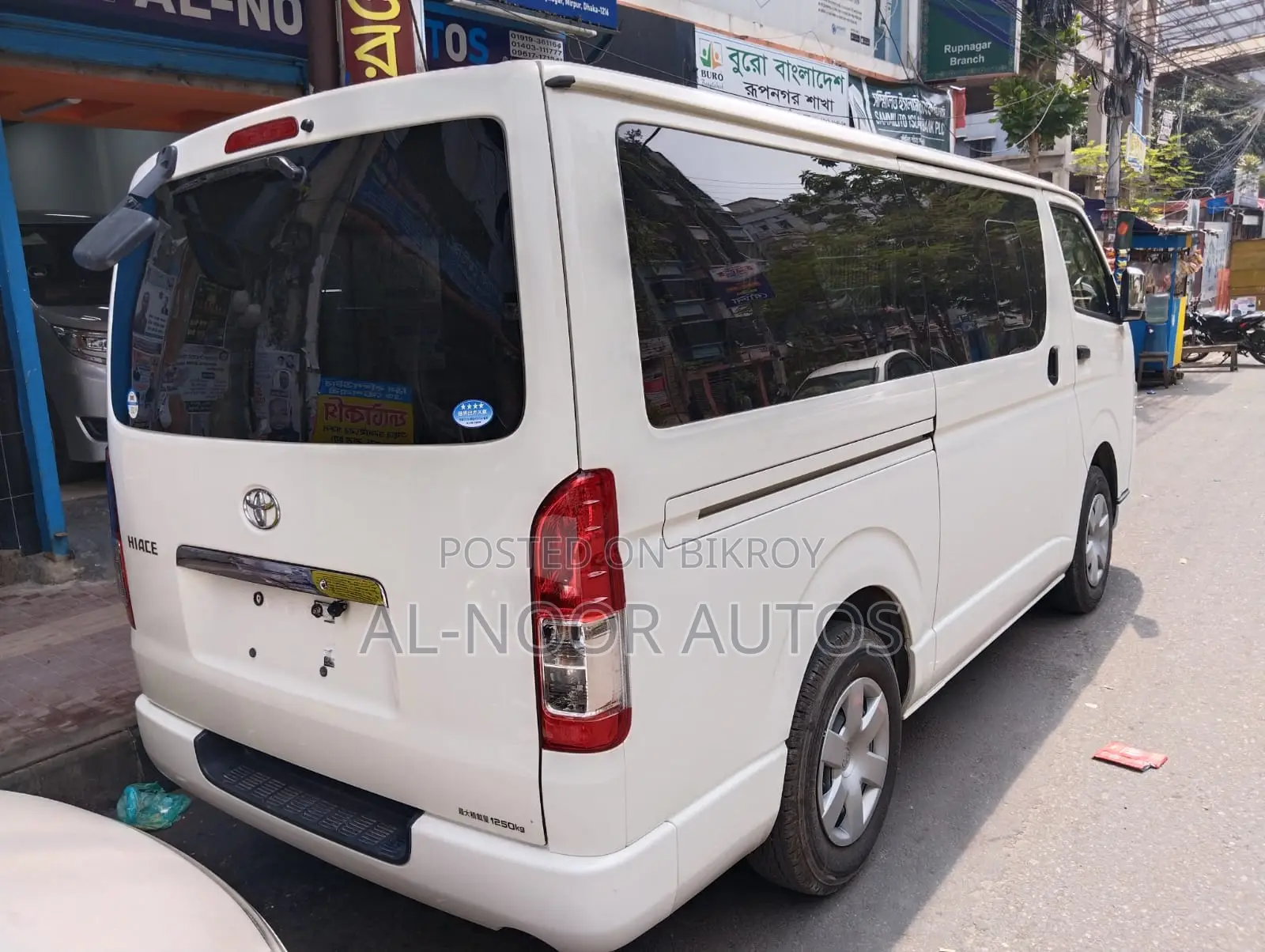 Toyota HiAce 2021 White