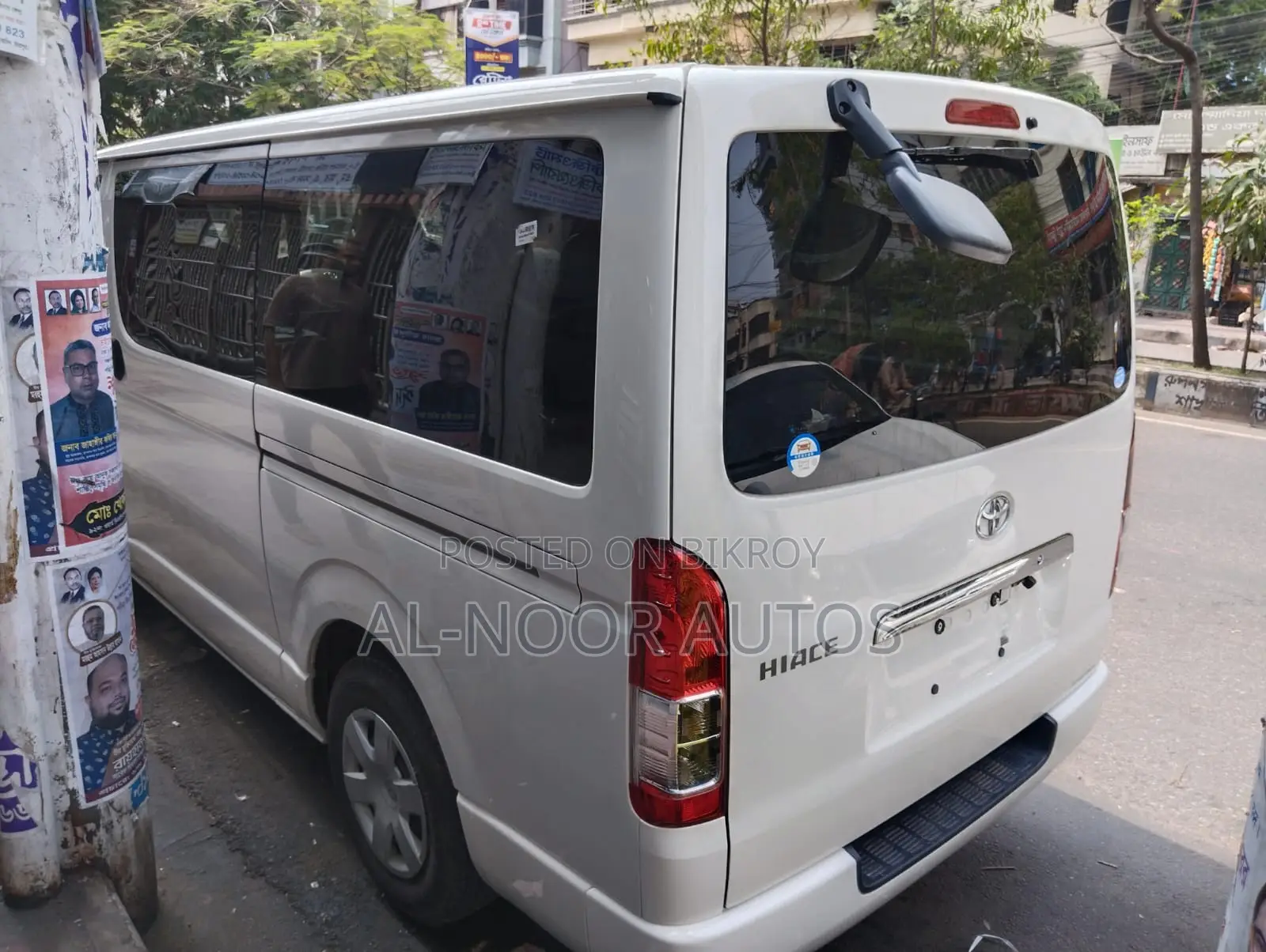 Toyota HiAce 2021 White