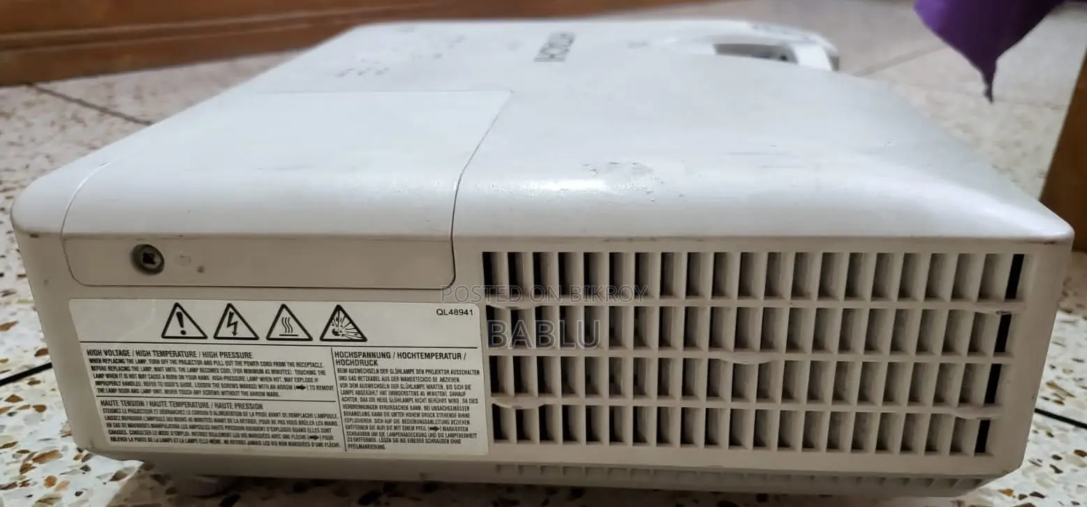 Hitachi Projector and Portable Screen With Stand