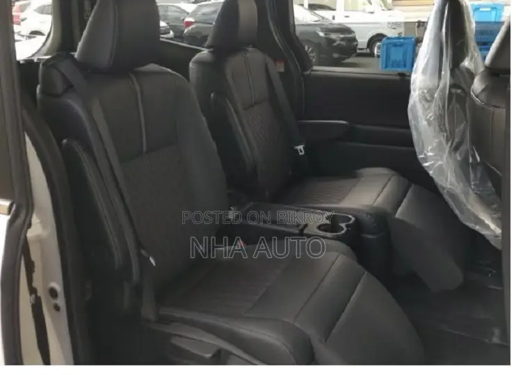 Toyota Noah 2023 Pearl
