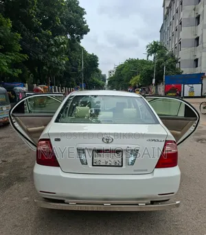 Toyota Corolla 2004 White