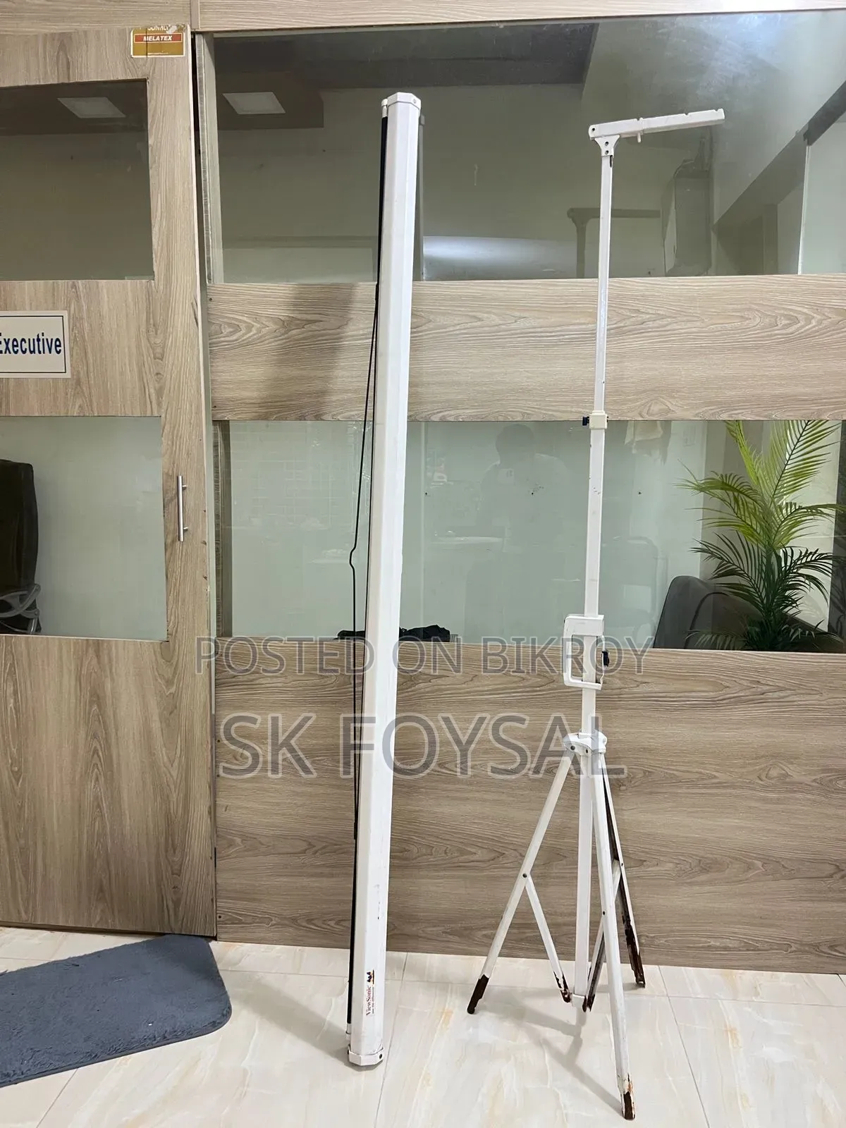 70*70 Portable Projector Screen