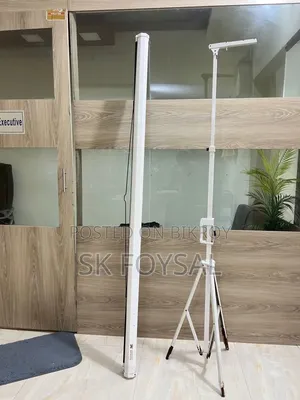 70*70 Portable Projector Screen