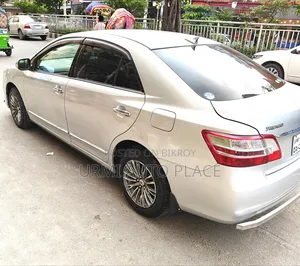 Toyota Premio 2011 Silver