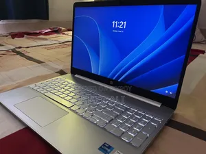 Laptop HP 15s 8GB Intel Core I7 HDD+SSD 512GB
