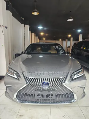 Lexus ES 2021