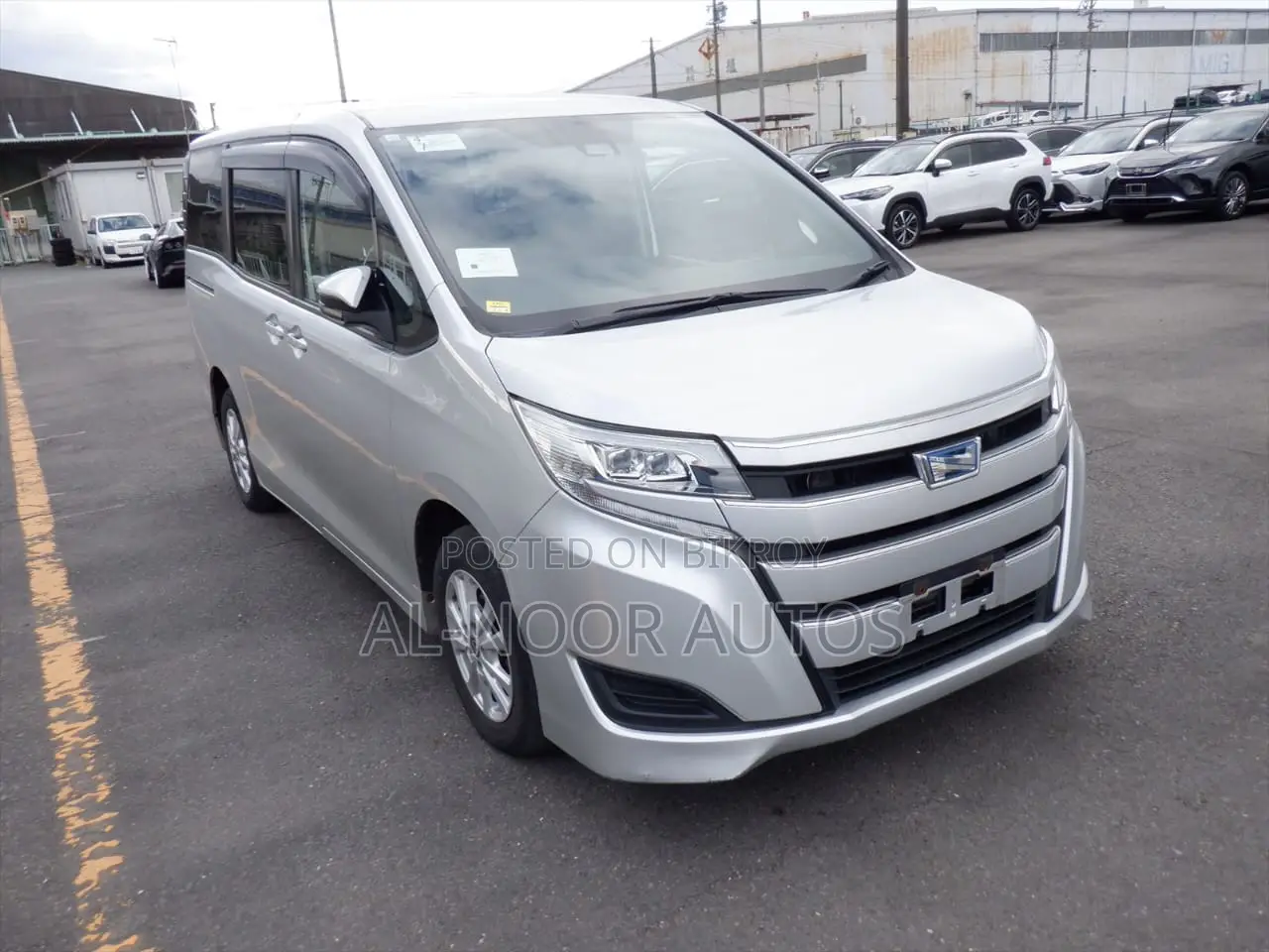 Toyota Noah 2021 Silver