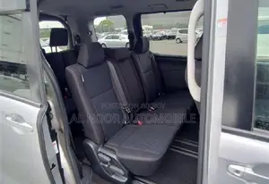 Toyota Noah 2021 Silver