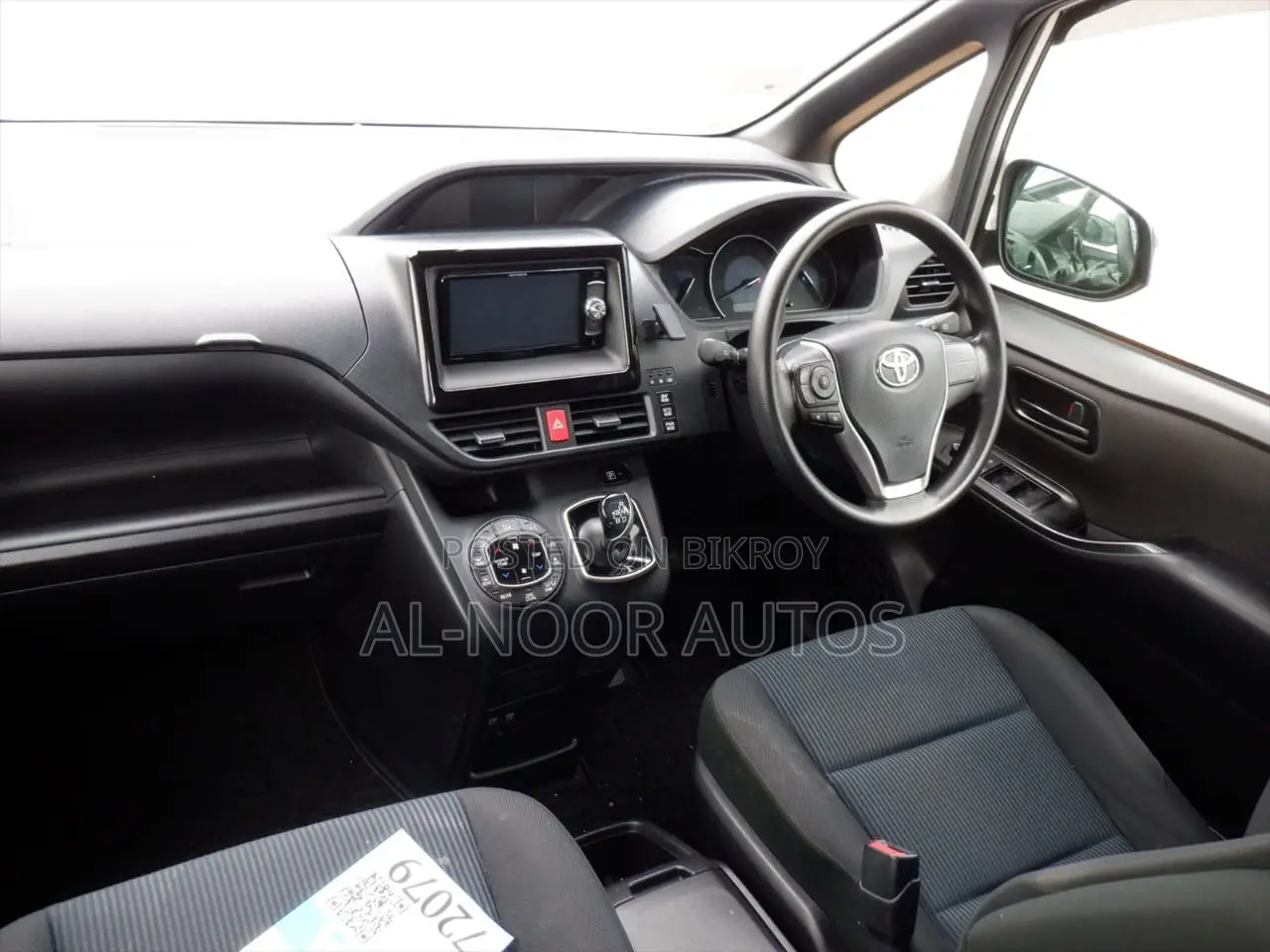 Toyota Noah 2021 Silver