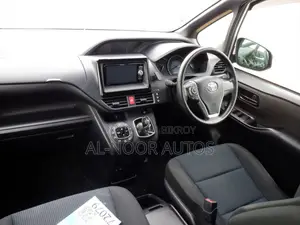 Toyota Noah 2021 Silver