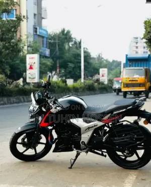 TVS Apache RTR 160 4V 2024 Black