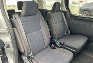 Toyota Noah 2021 Silver